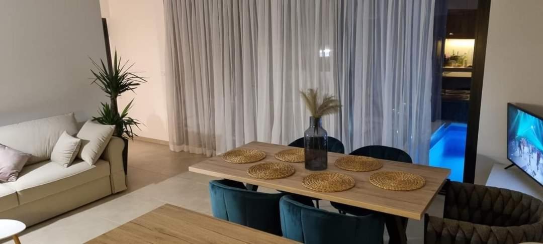 Apartments Terra Sun With Private Pool Or Jacuzzi Nijvice Zewnętrze zdjęcie