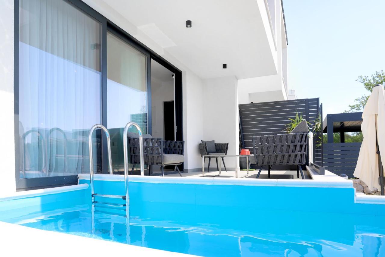 Apartments Terra Sun With Private Pool Or Jacuzzi Nijvice Zewnętrze zdjęcie